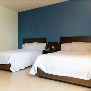 Hampton By Hilton Panama